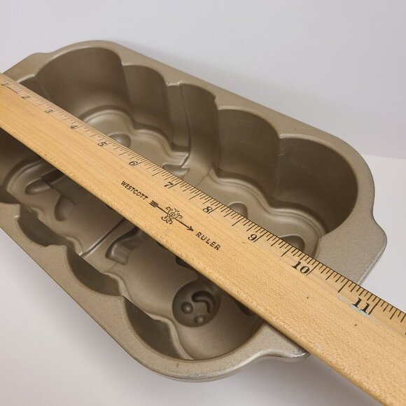 Nordic Ware Gingerbread Man Loaf Pan Holiday Christmas Nonstick - Picture 6 of 13